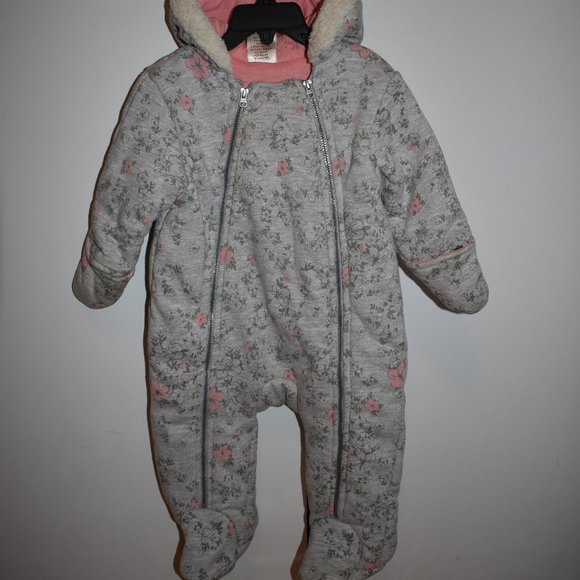 Grey/ pink flowers bunting suit.6-9 MONTHS - Picture 1 of 2